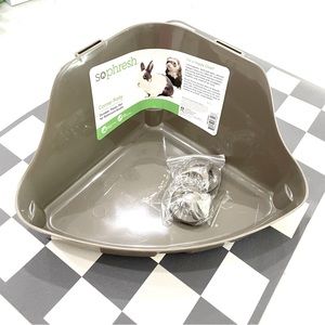 NEW SoPhresh Corner Potty Pan for small animals!